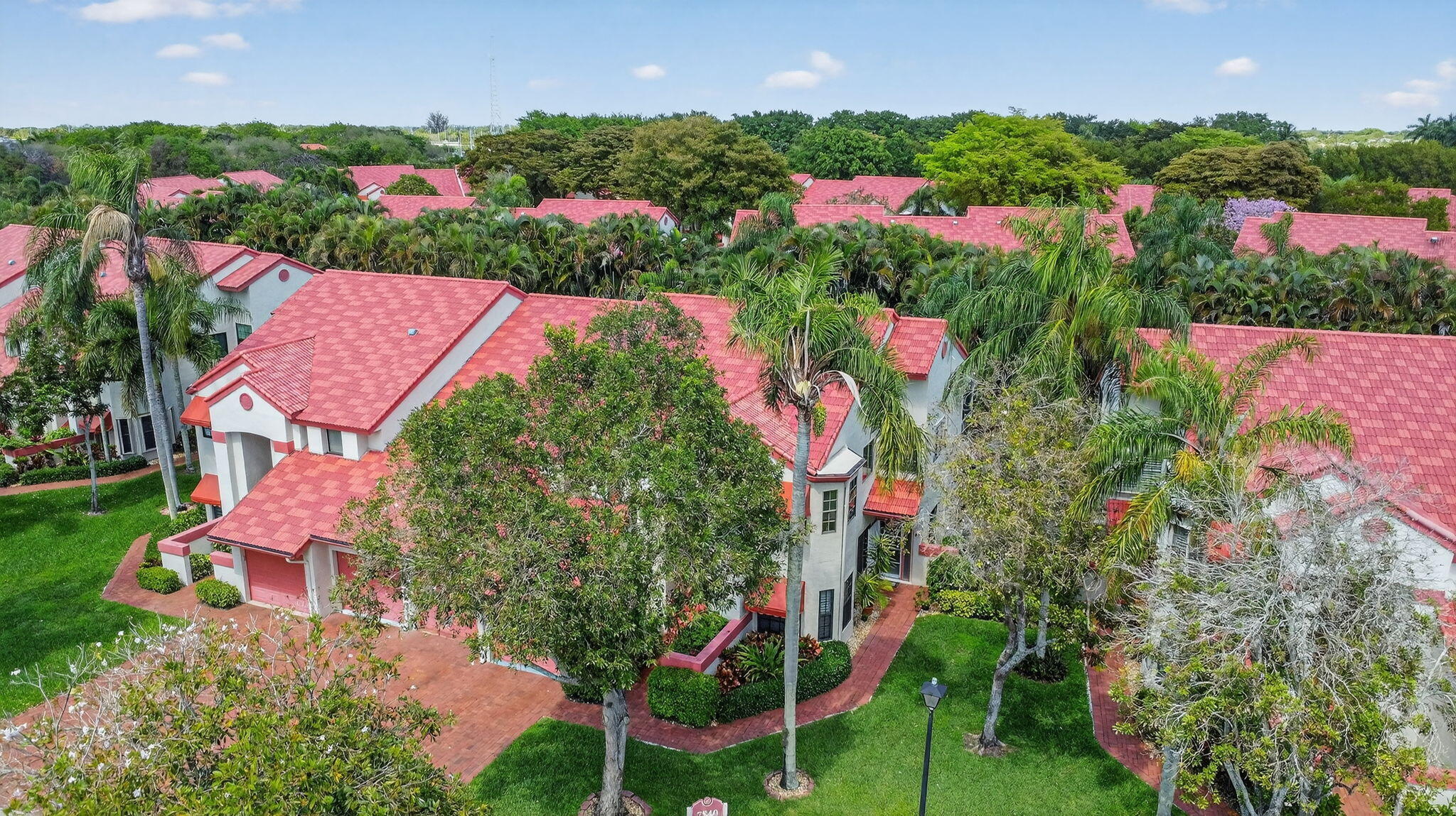 LEXINGTON CLUB VILLAS CONDO - Residential