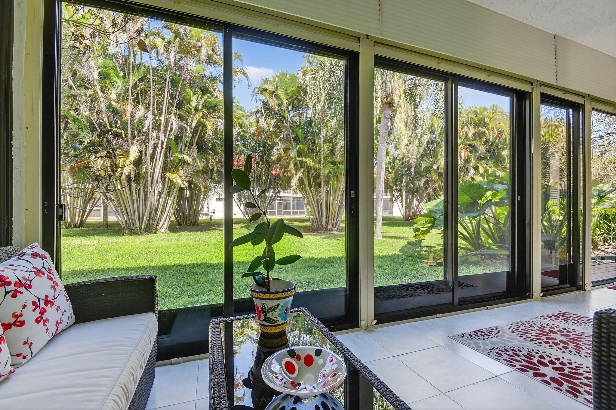 LEXINGTON CLUB VILLAS CONDO - Residential