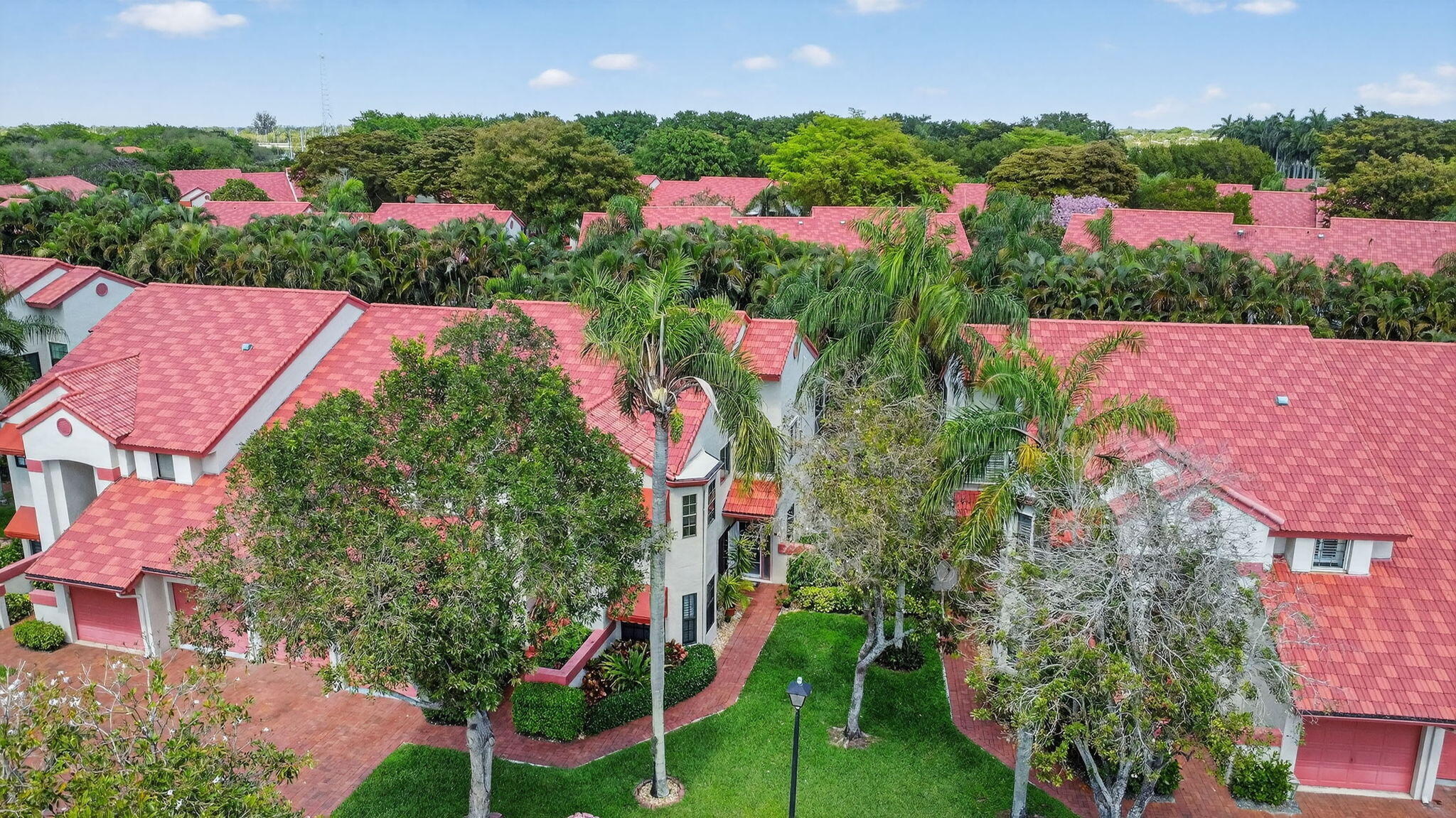 LEXINGTON CLUB VILLAS CONDO - Residential