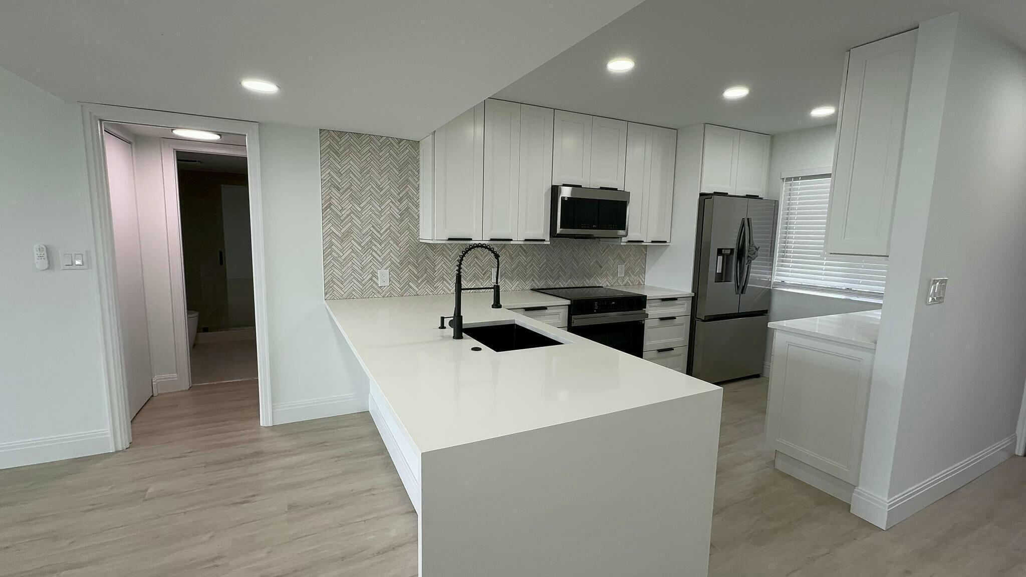 FOUNTAINS OF PALM BEACH CONDO 3 - Residential Lease