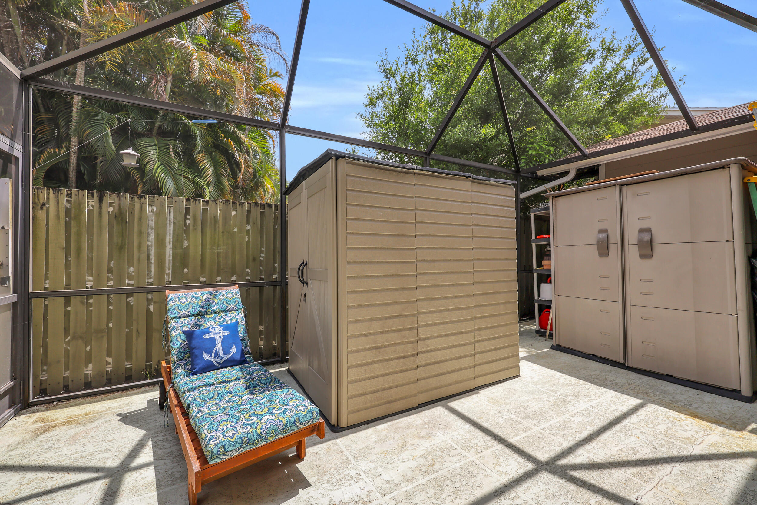 SUMMER WINDS OF JUPITER - Residential