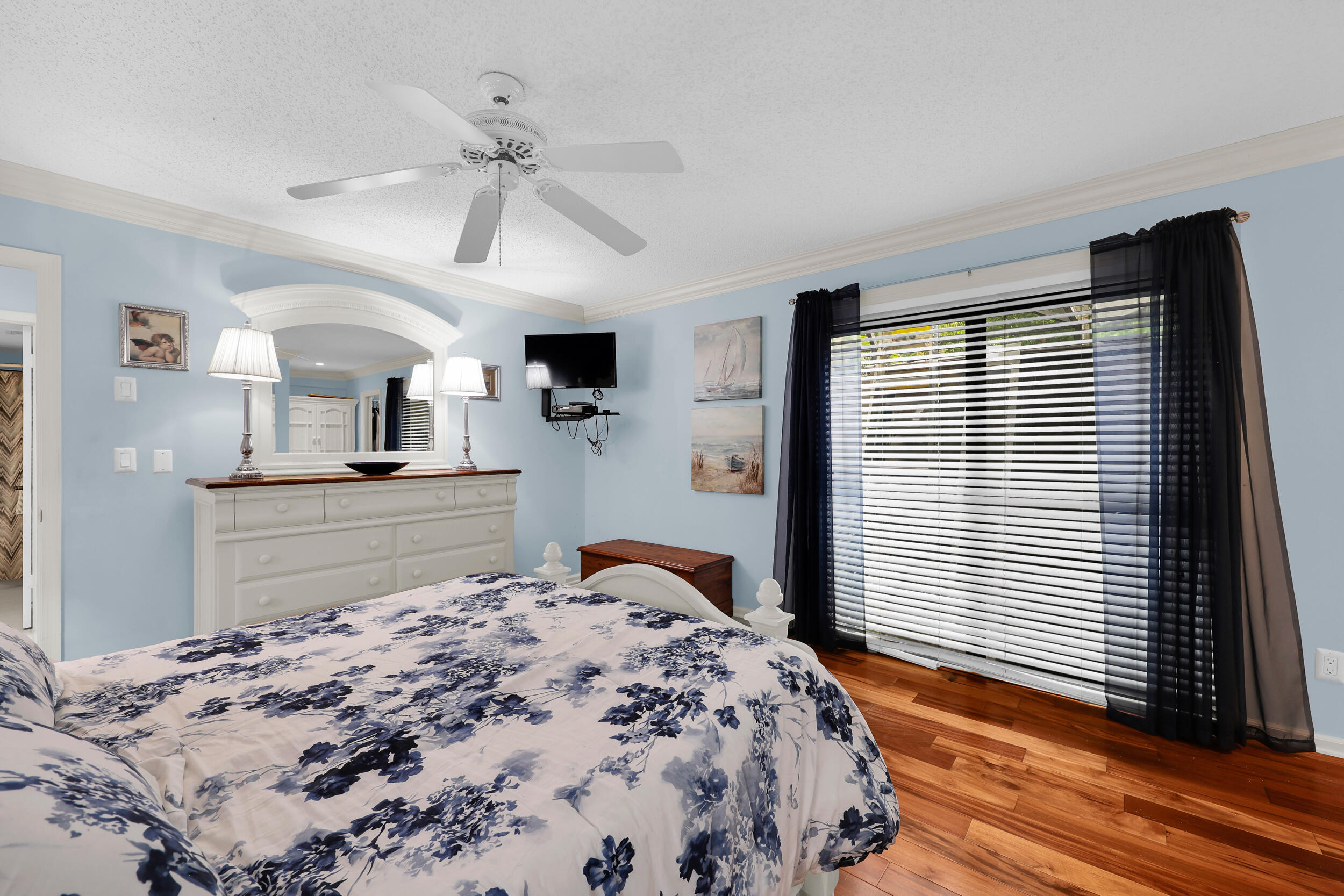 SUMMER WINDS OF JUPITER - Residential