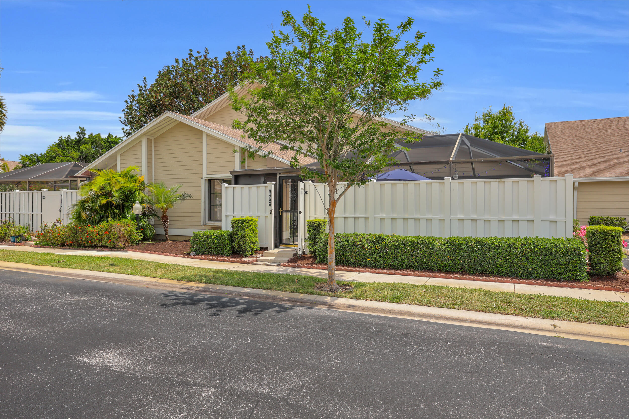 SUMMER WINDS OF JUPITER - Residential