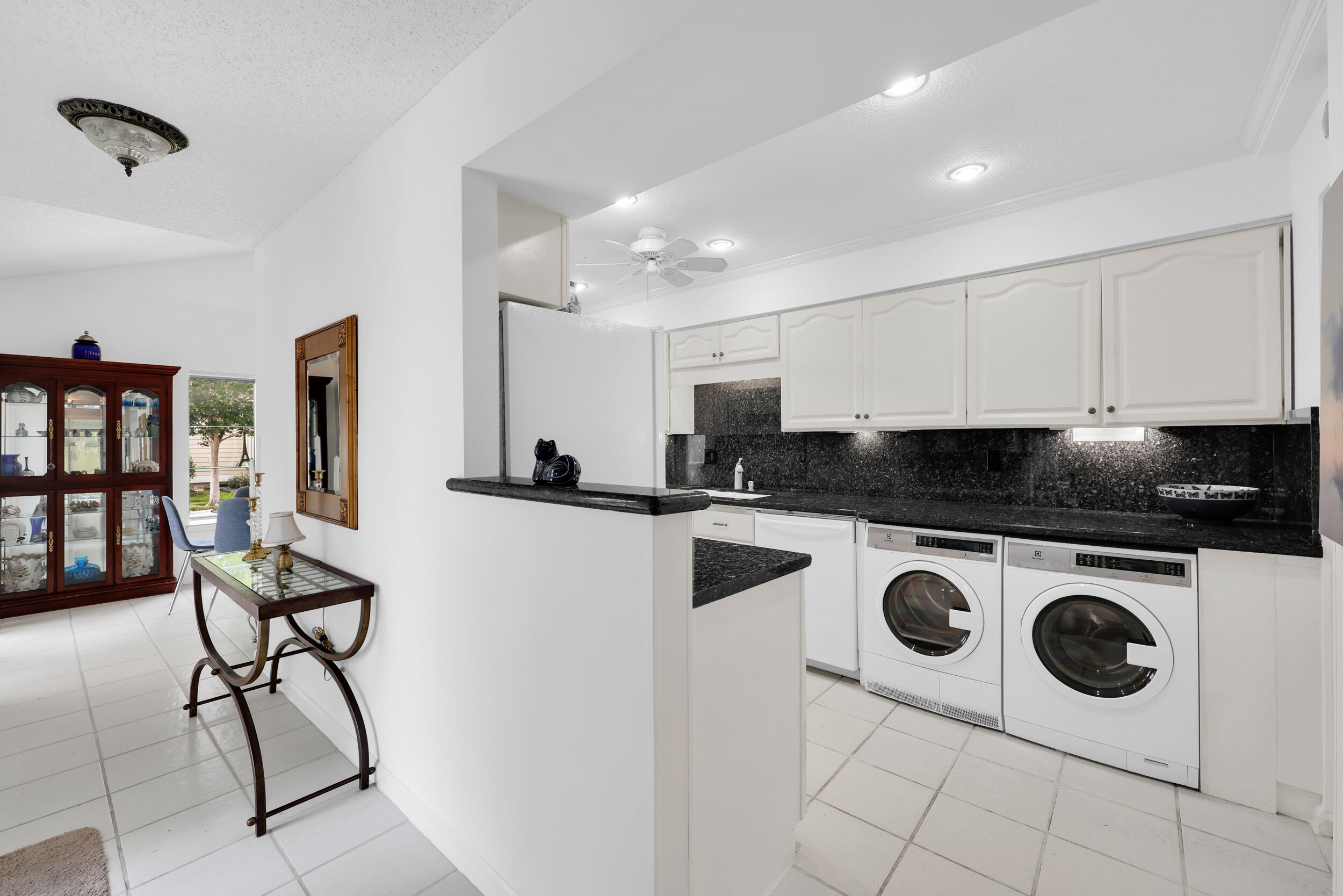 SUMMER WINDS OF JUPITER - Residential
