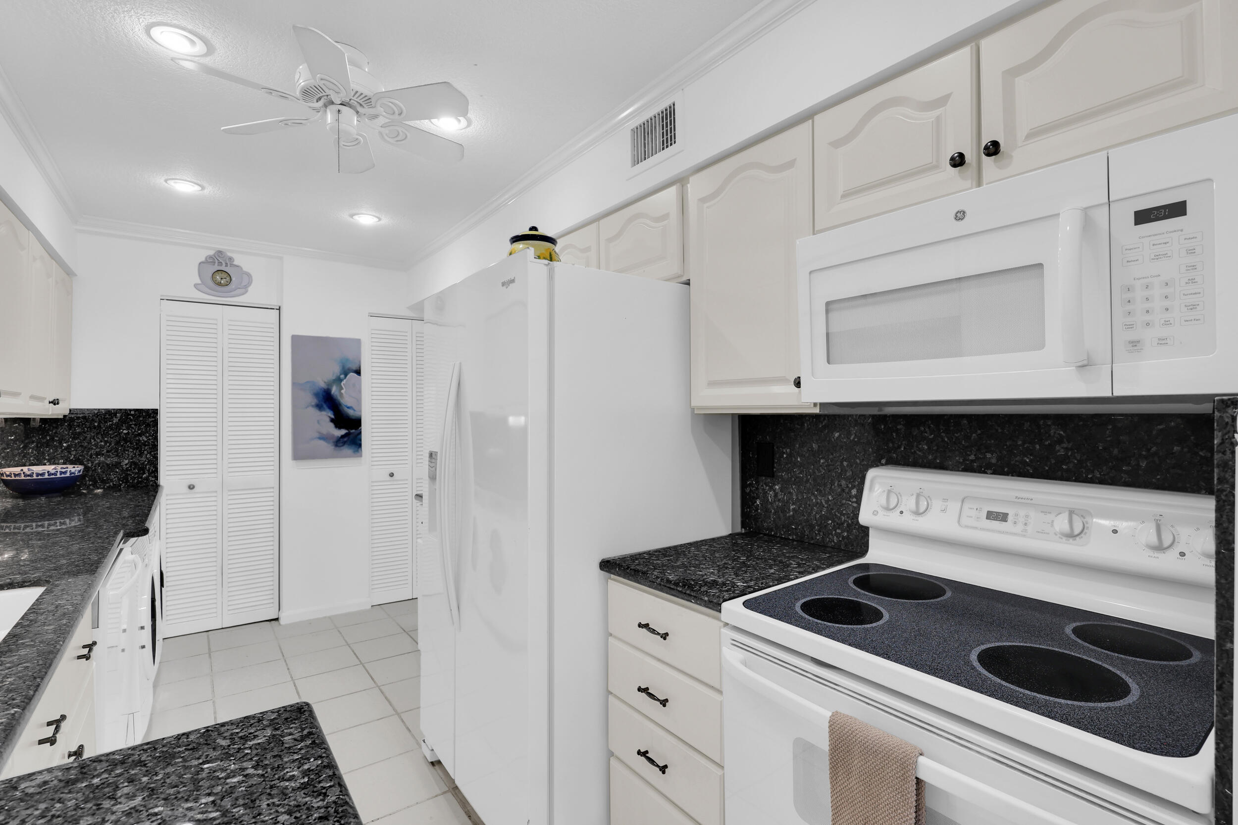 SUMMER WINDS OF JUPITER - Residential