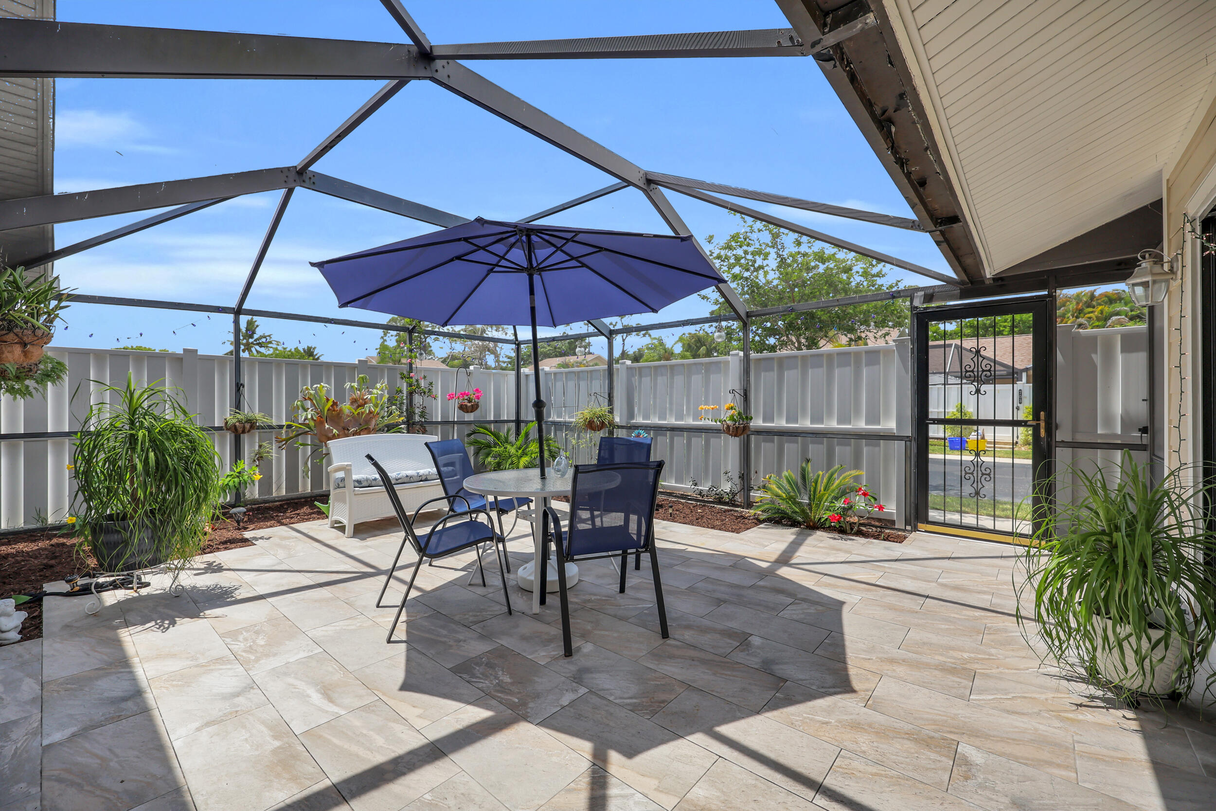 SUMMER WINDS OF JUPITER - Residential