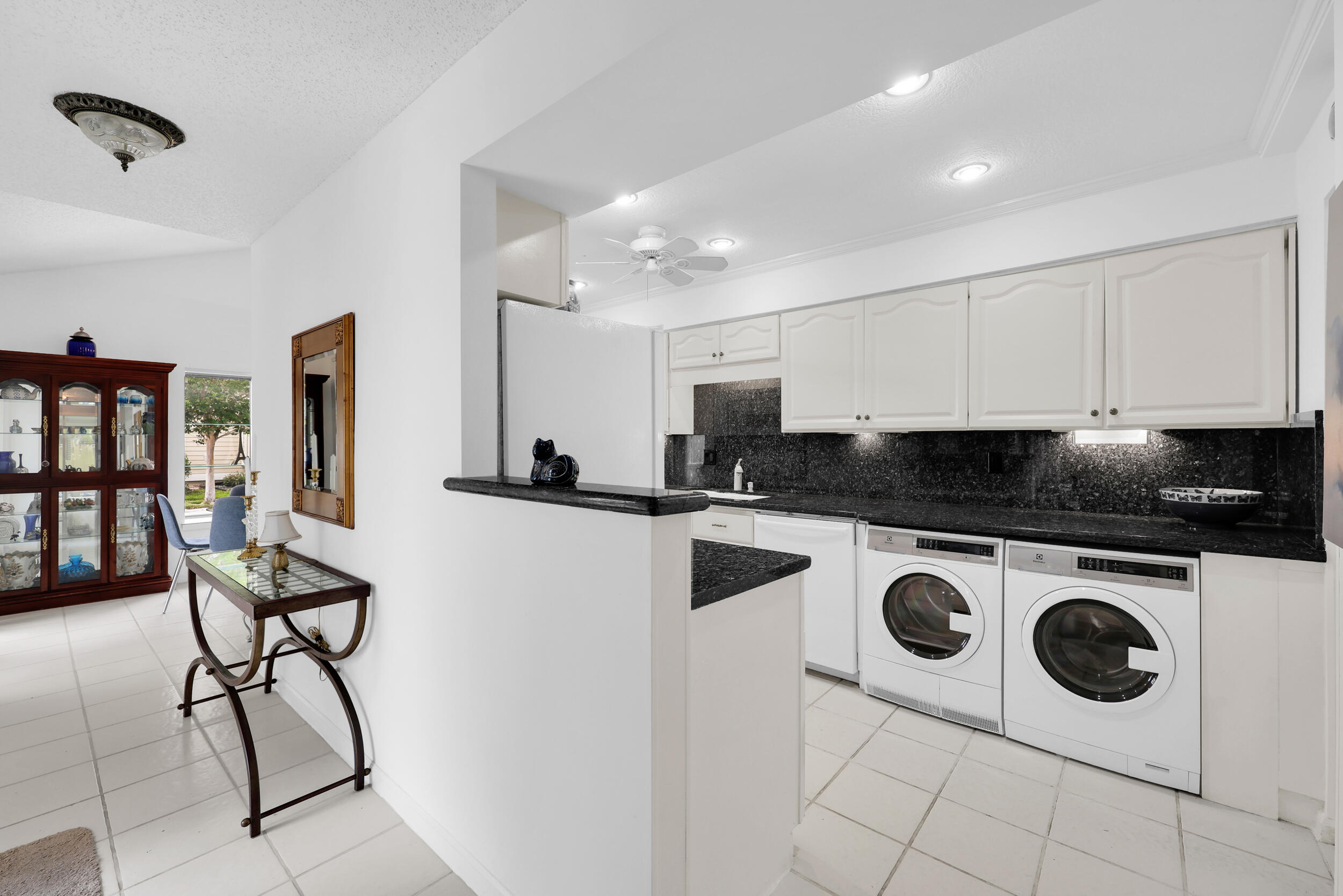 SUMMER WINDS OF JUPITER - Residential