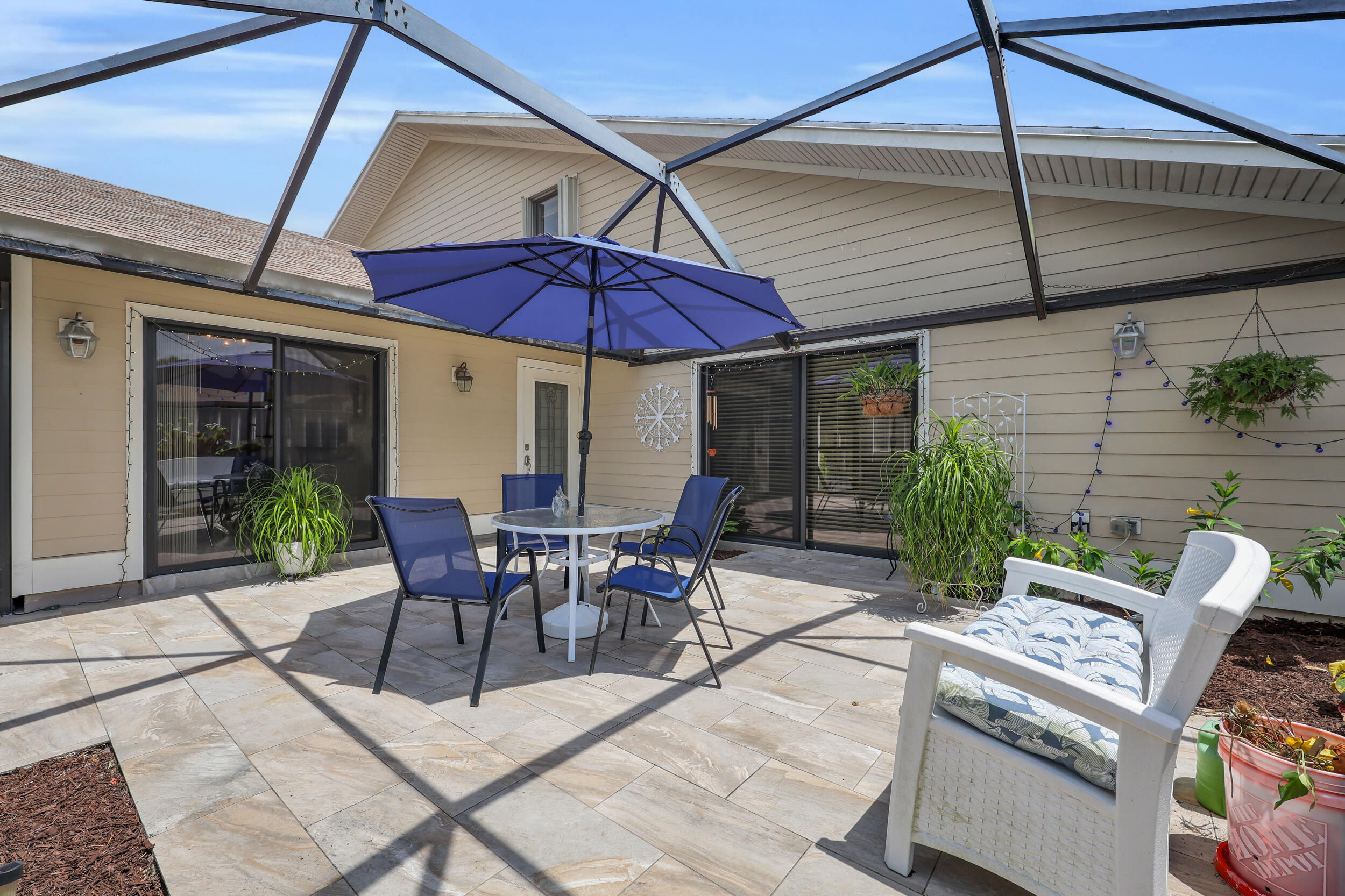 SUMMER WINDS OF JUPITER - Residential