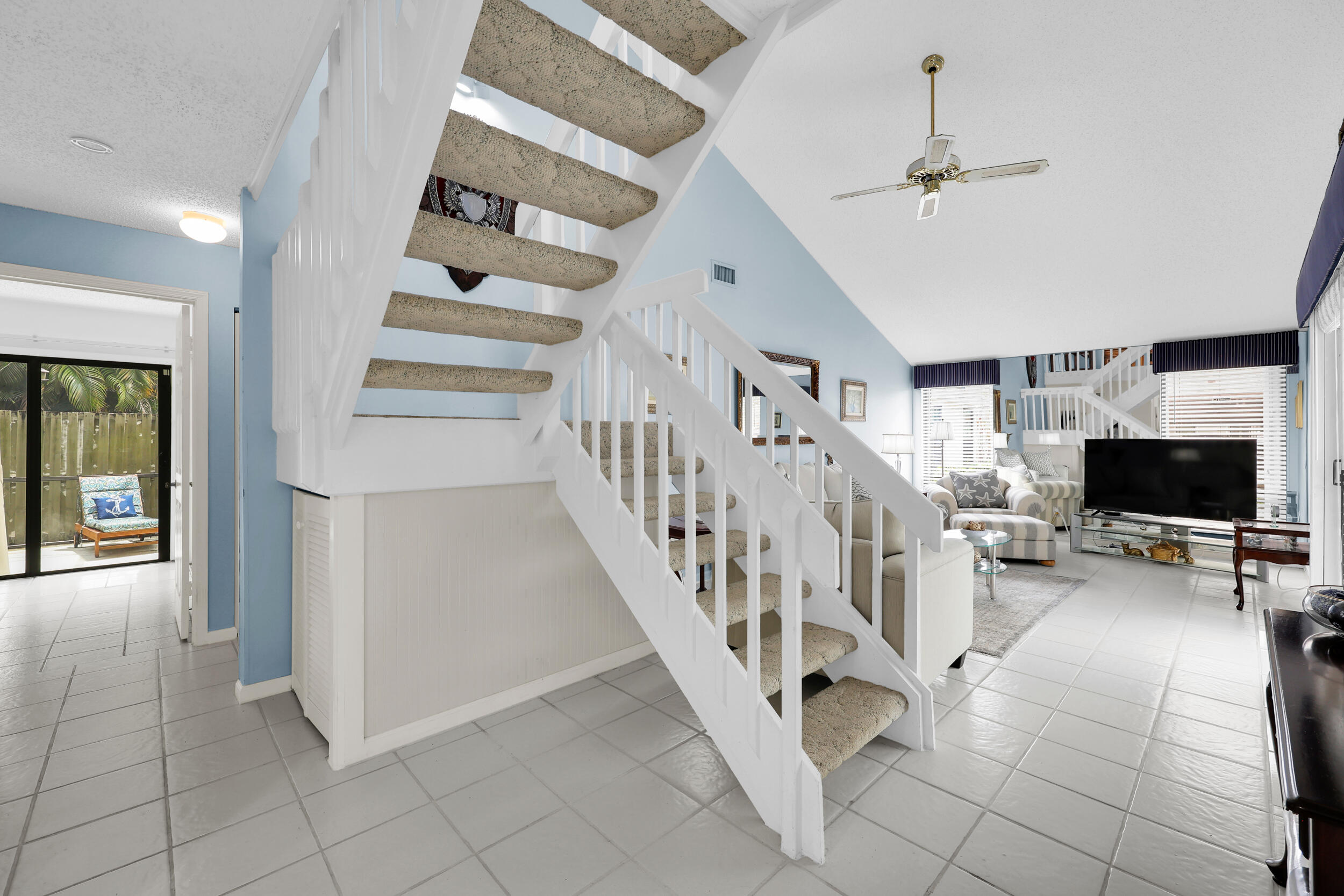 SUMMER WINDS OF JUPITER - Residential