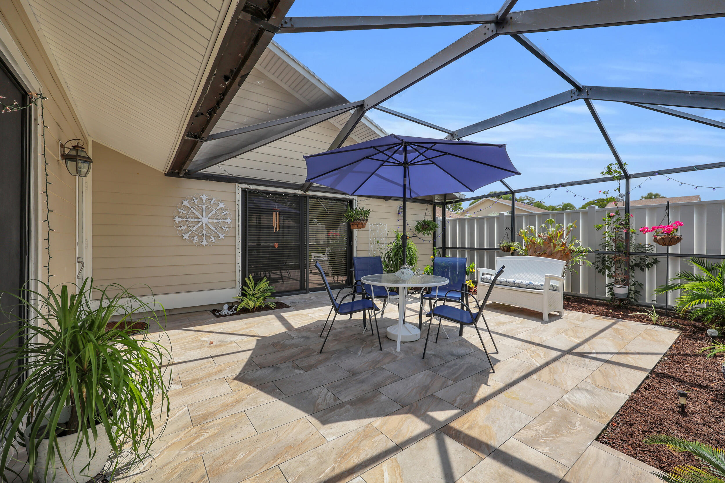 SUMMER WINDS OF JUPITER - Residential