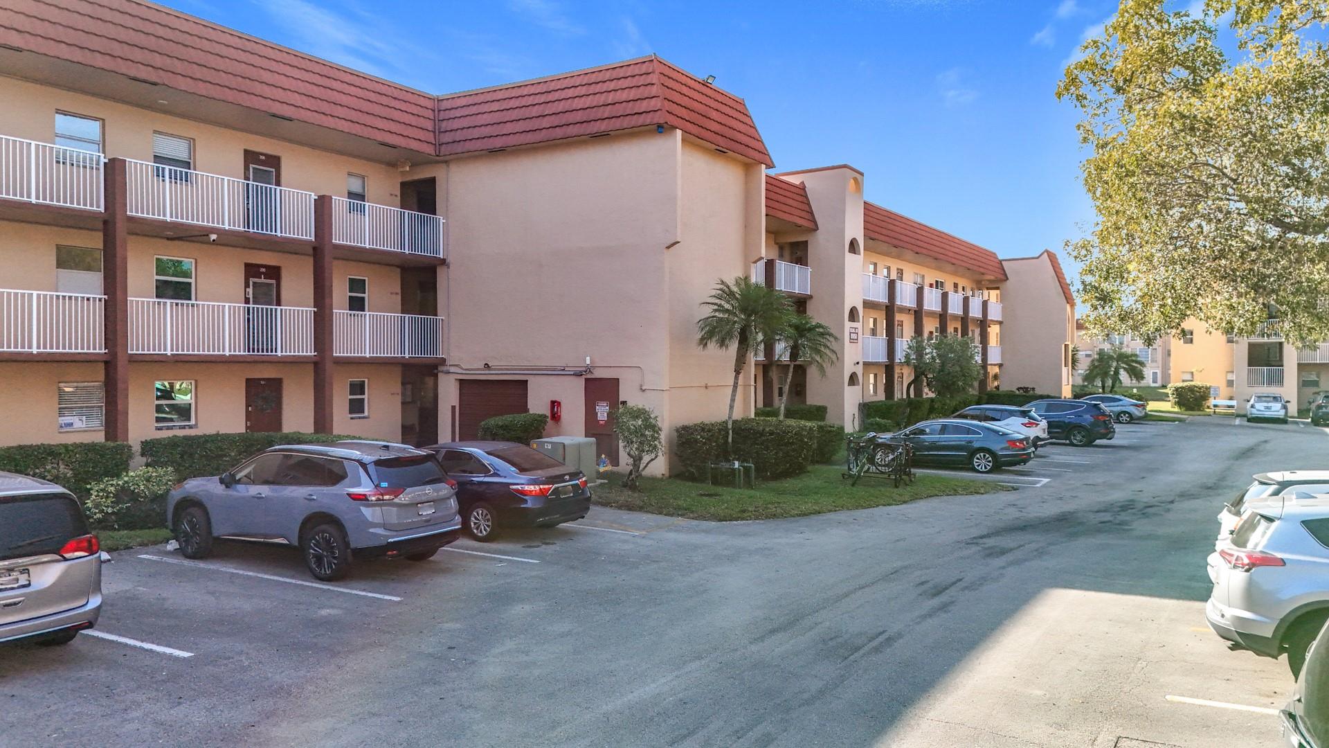 8950 Sunrise Lakes Blvd 311