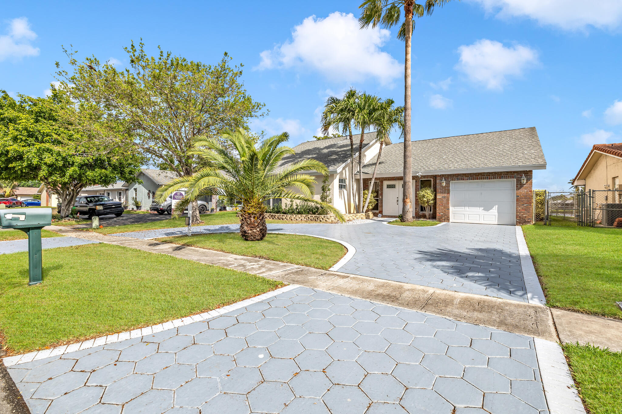 SUNRISE GOLF VILLAGE - Residential