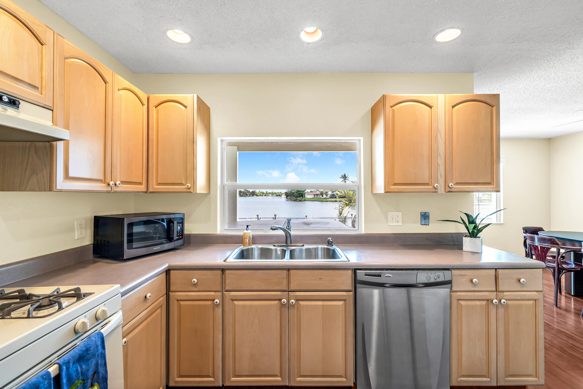 SUNRISE GOLF VILLAGE - Residential