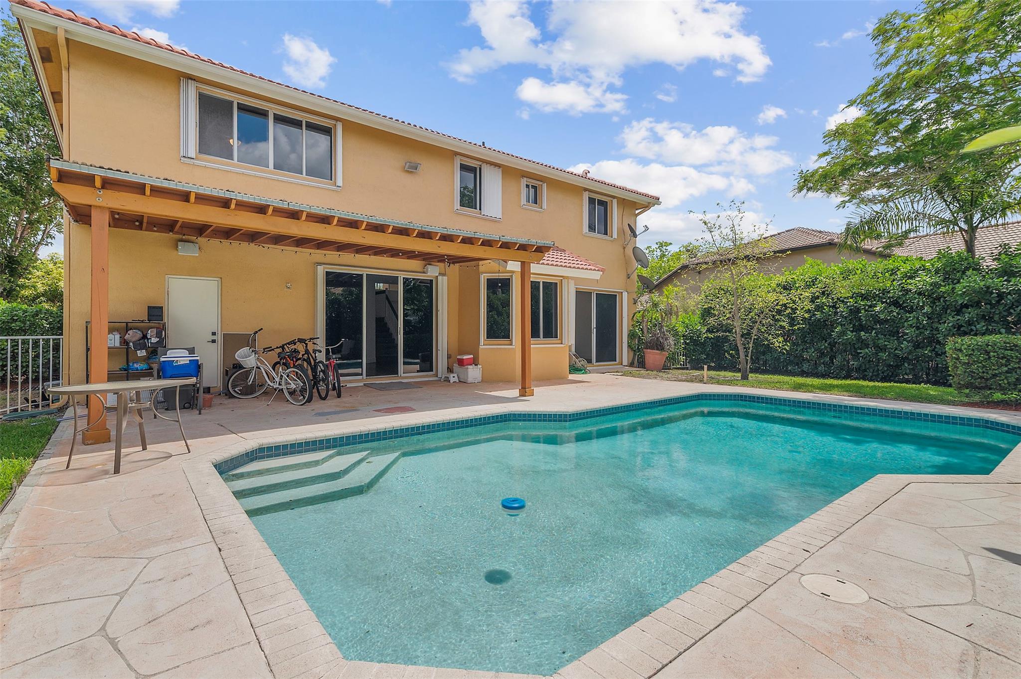 Kensington 146-39 B - Residential