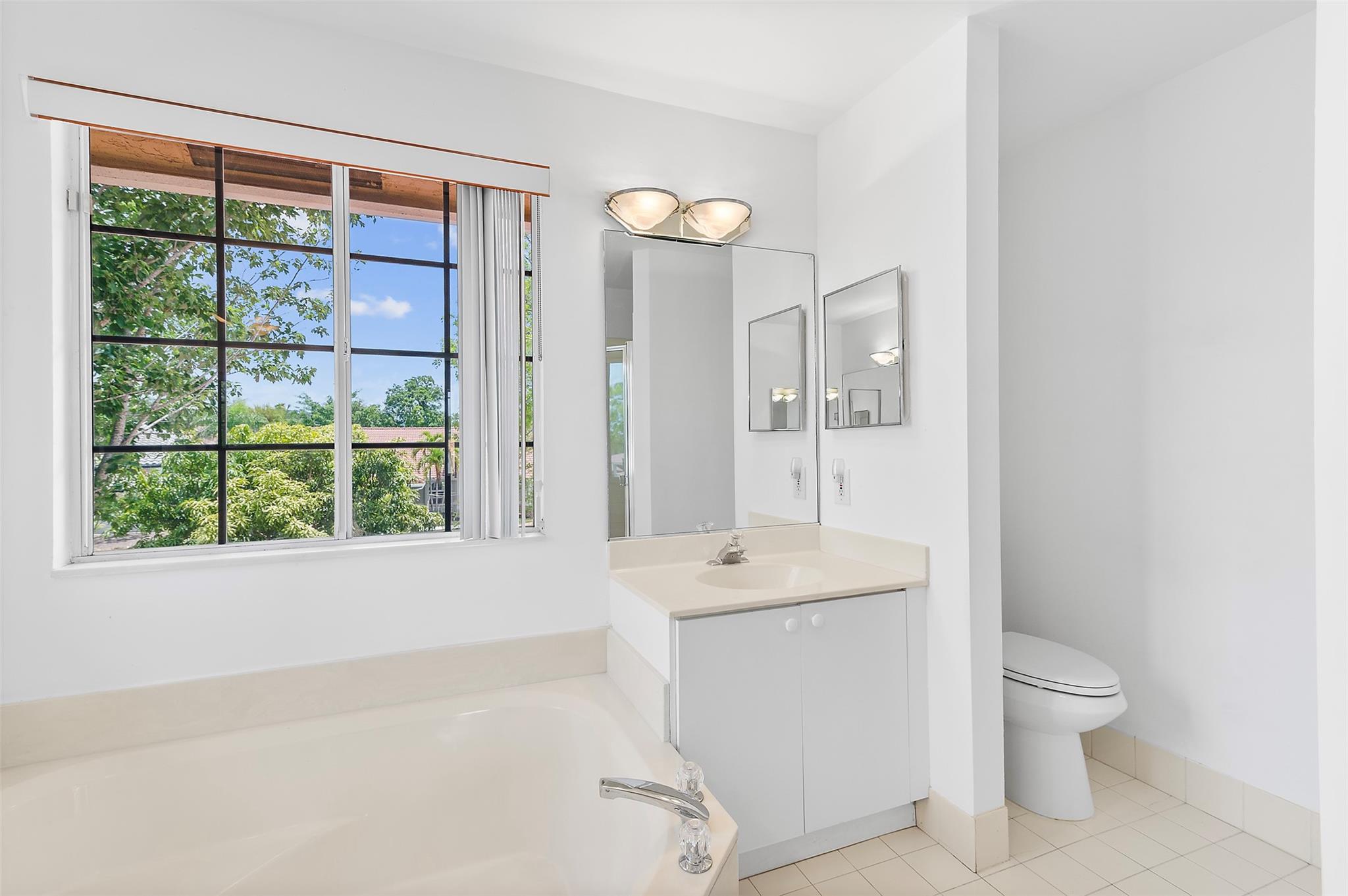 Kensington 146-39 B - Residential