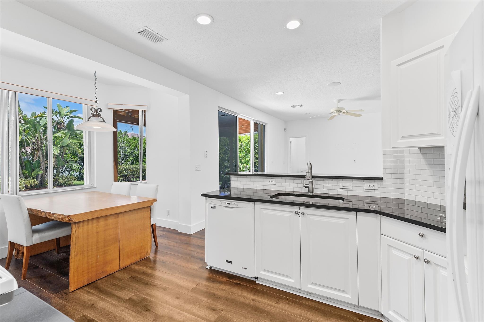 Kensington 146-39 B - Residential