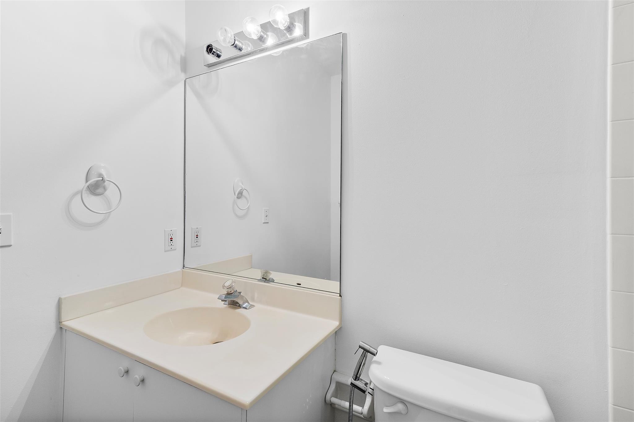 Kensington 146-39 B - Residential