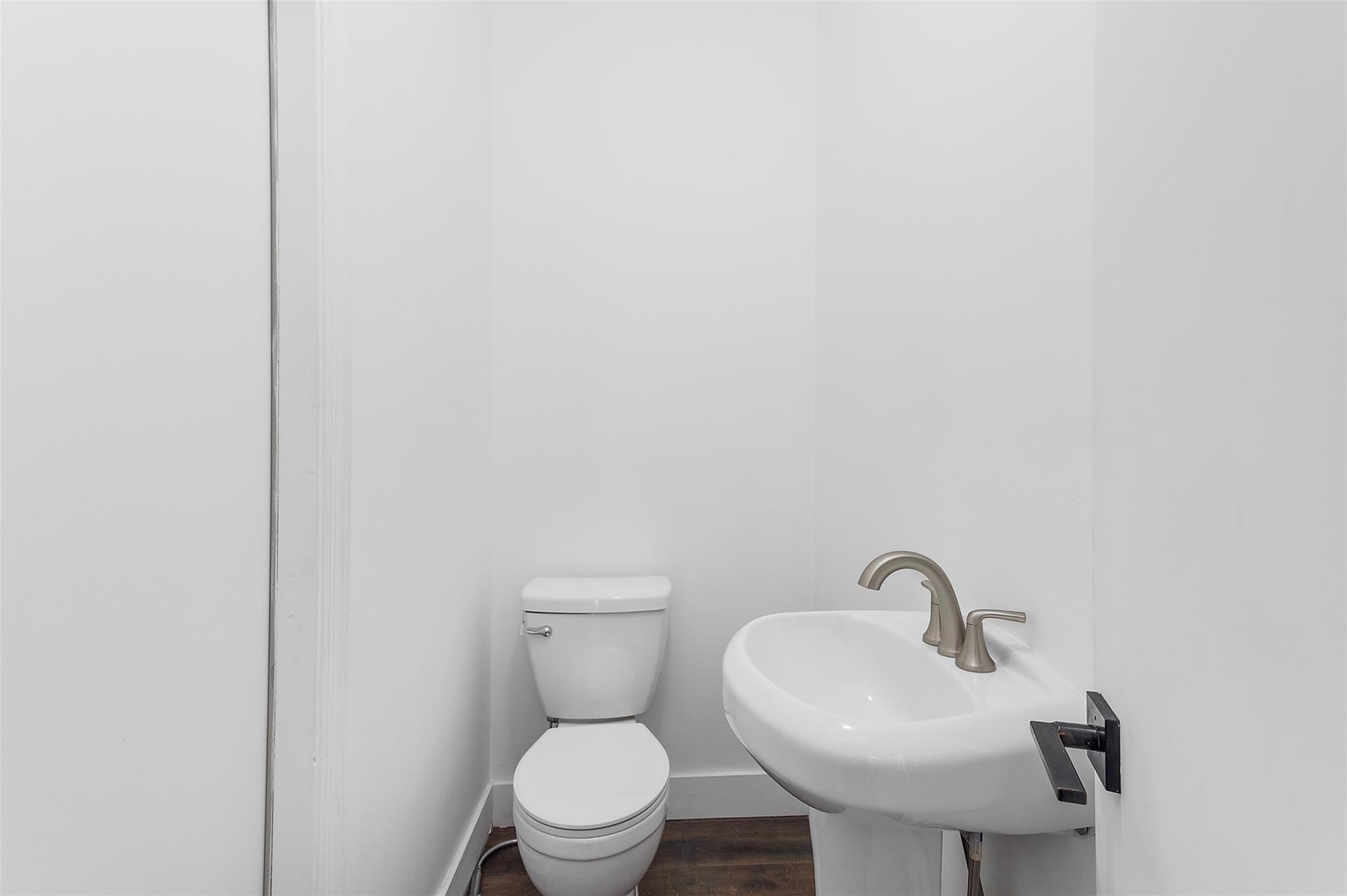 Kensington 146-39 B - Residential