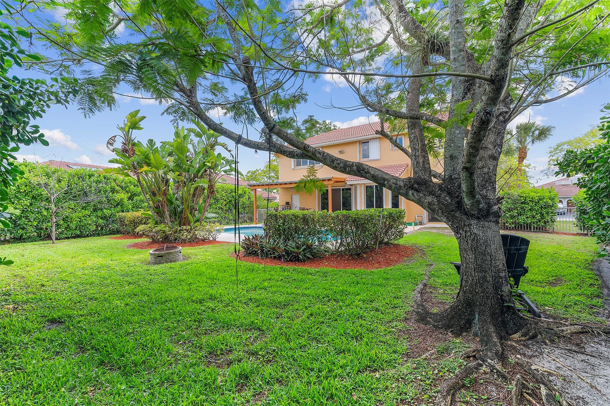 Kensington 146-39 B - Residential