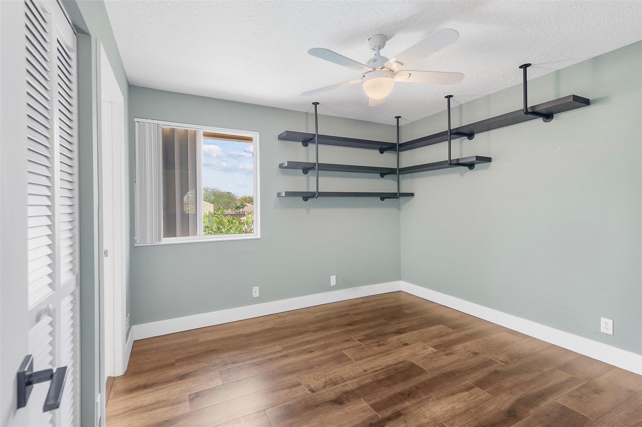 Kensington 146-39 B - Residential
