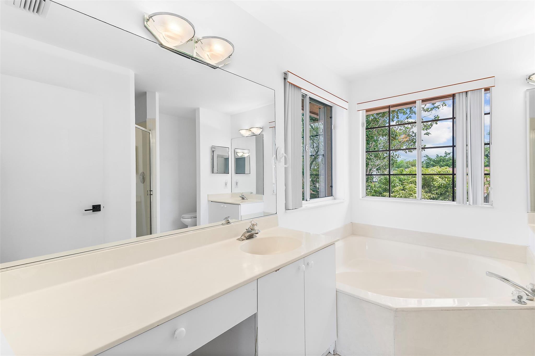 Kensington 146-39 B - Residential