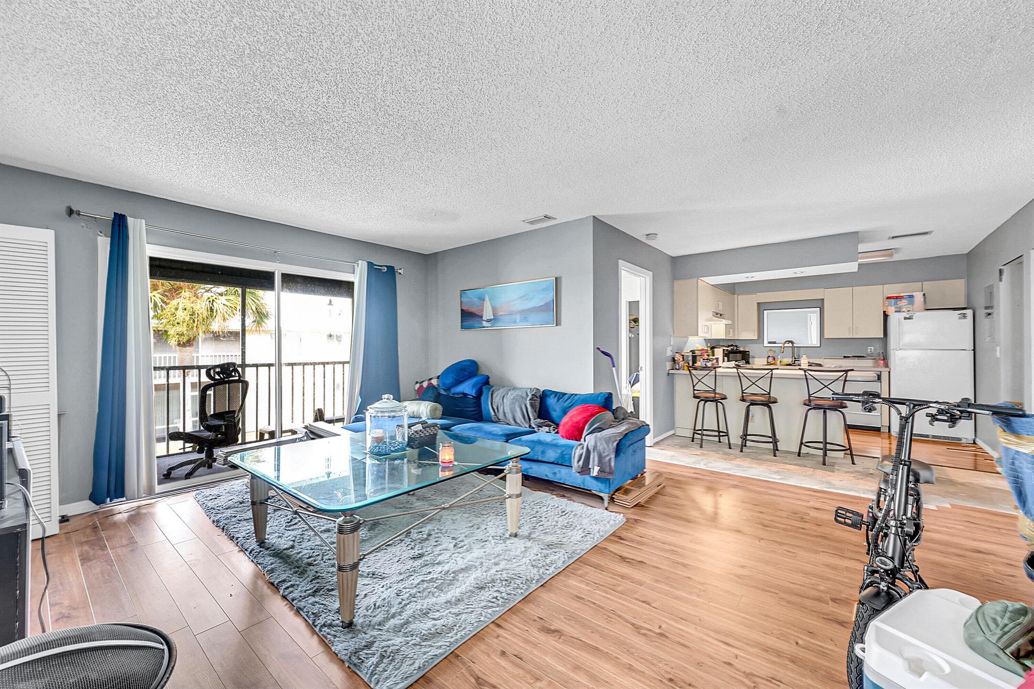 View photos, virtual tours, details... 217 SE Village Drive 217