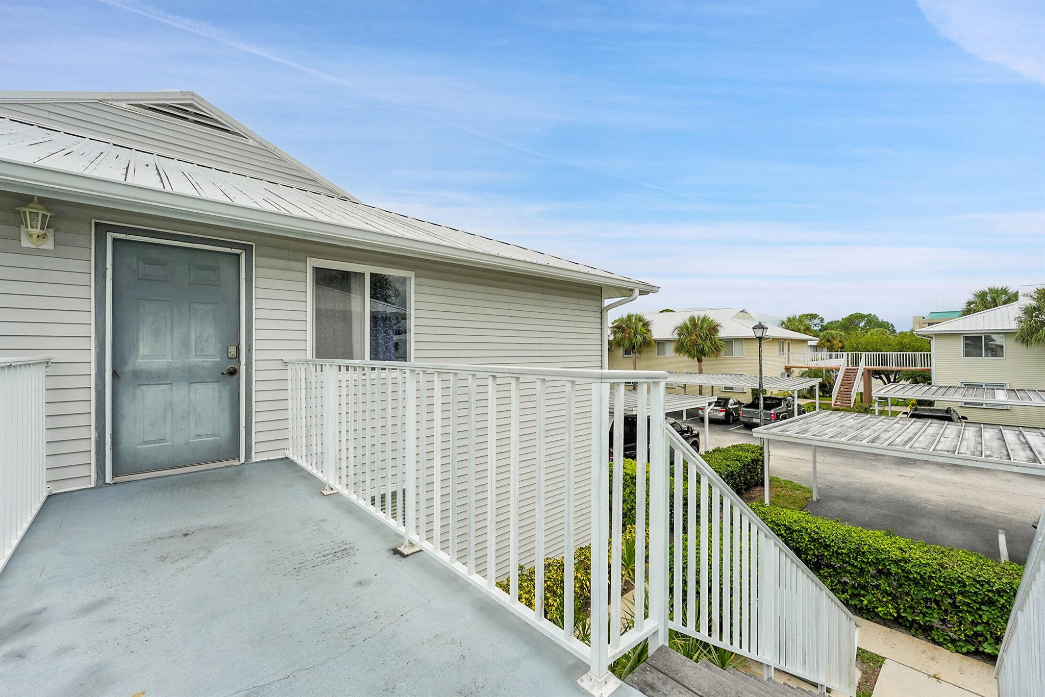 View photos, virtual tours, details... 217 SE Village Drive 217
