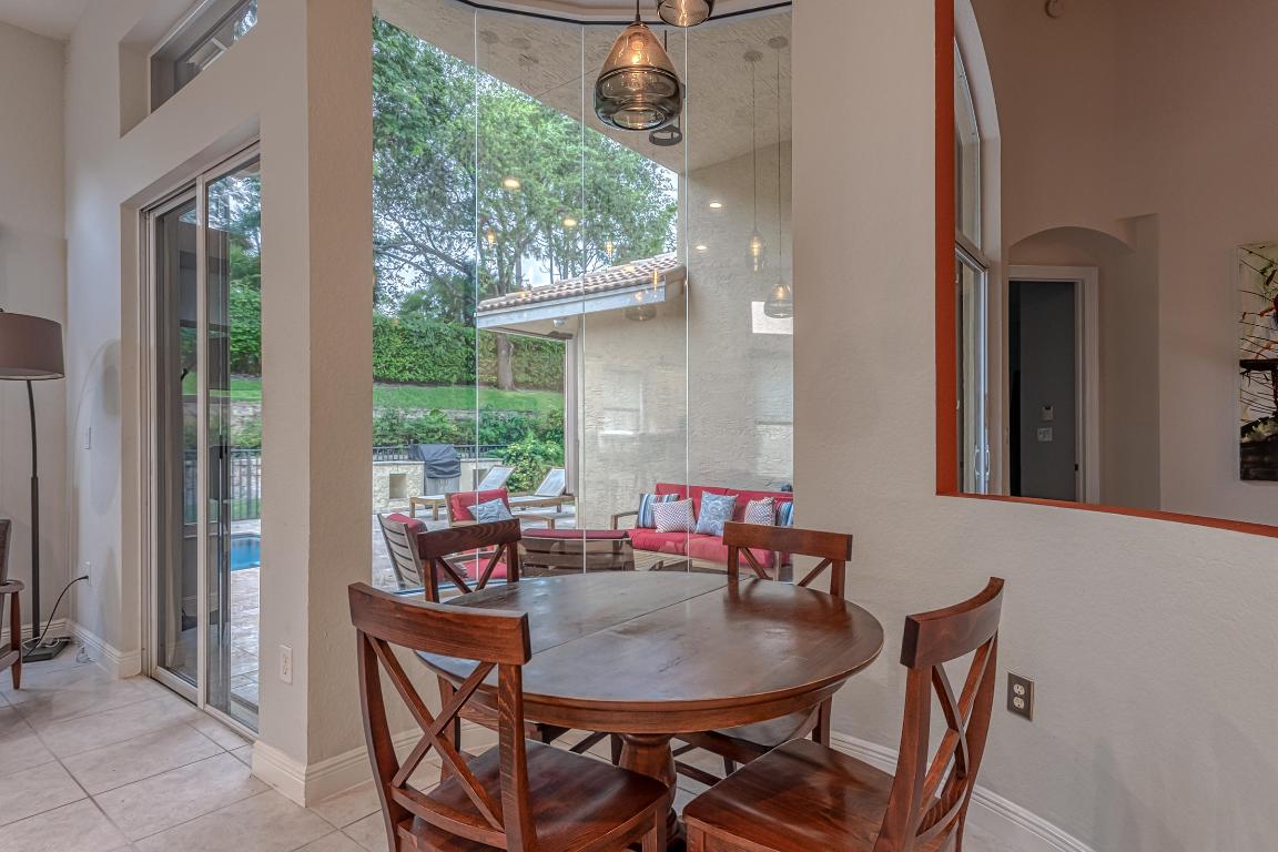 SATURNIA - Residential Lease