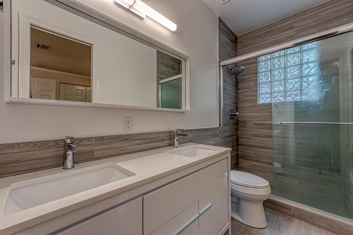 SATURNIA - Residential Lease