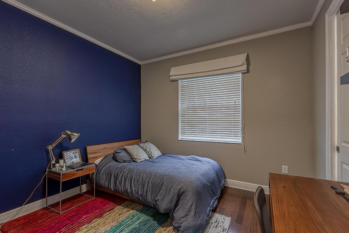 SATURNIA - Residential Lease