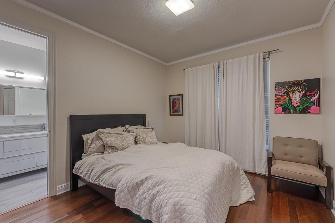 SATURNIA - Residential Lease