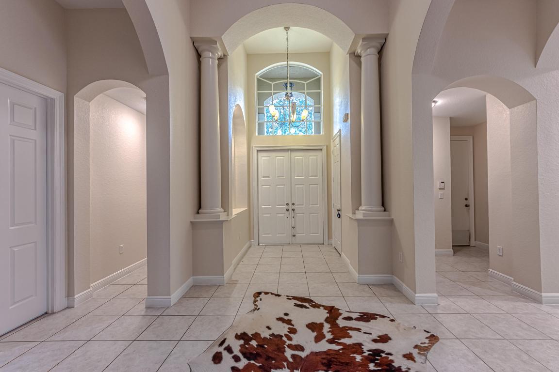 SATURNIA - Residential Lease