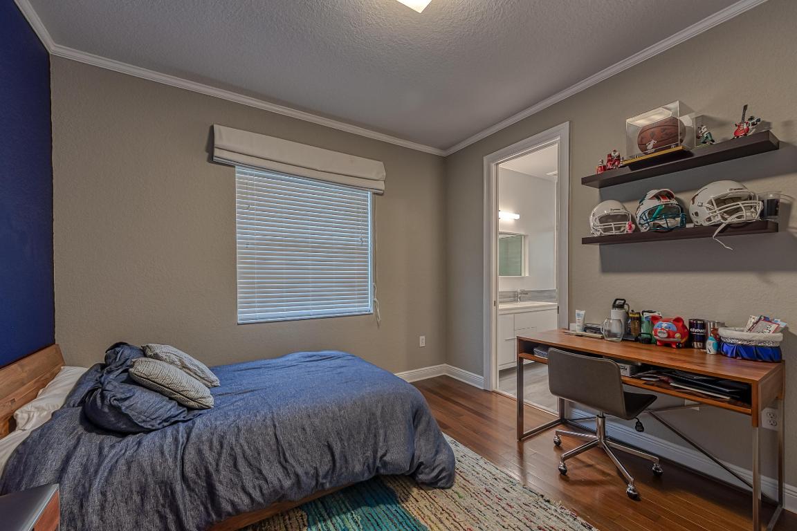 SATURNIA - Residential Lease