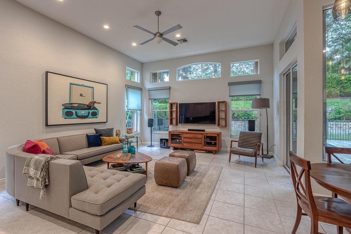 SATURNIA - Residential Lease