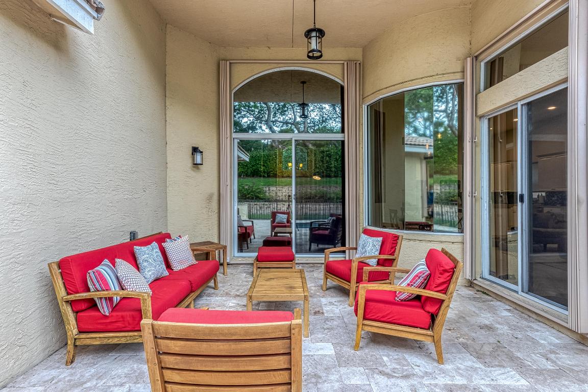 SATURNIA - Residential Lease