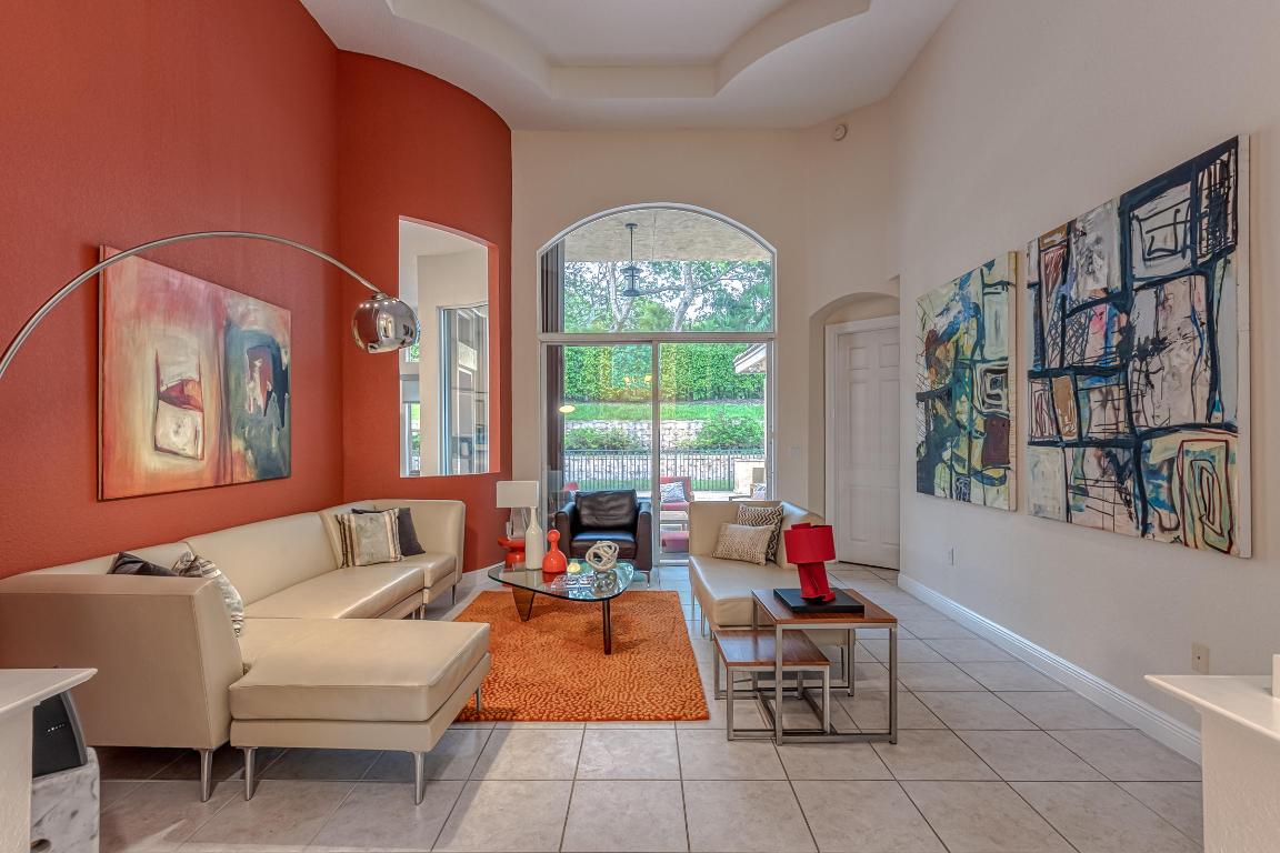 SATURNIA - Residential Lease