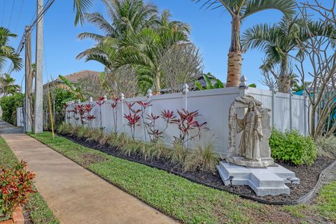 Tiny photo for 1890 SW 59th Avenue SW, Plantation, FL 33317 (MLS # R11155045)