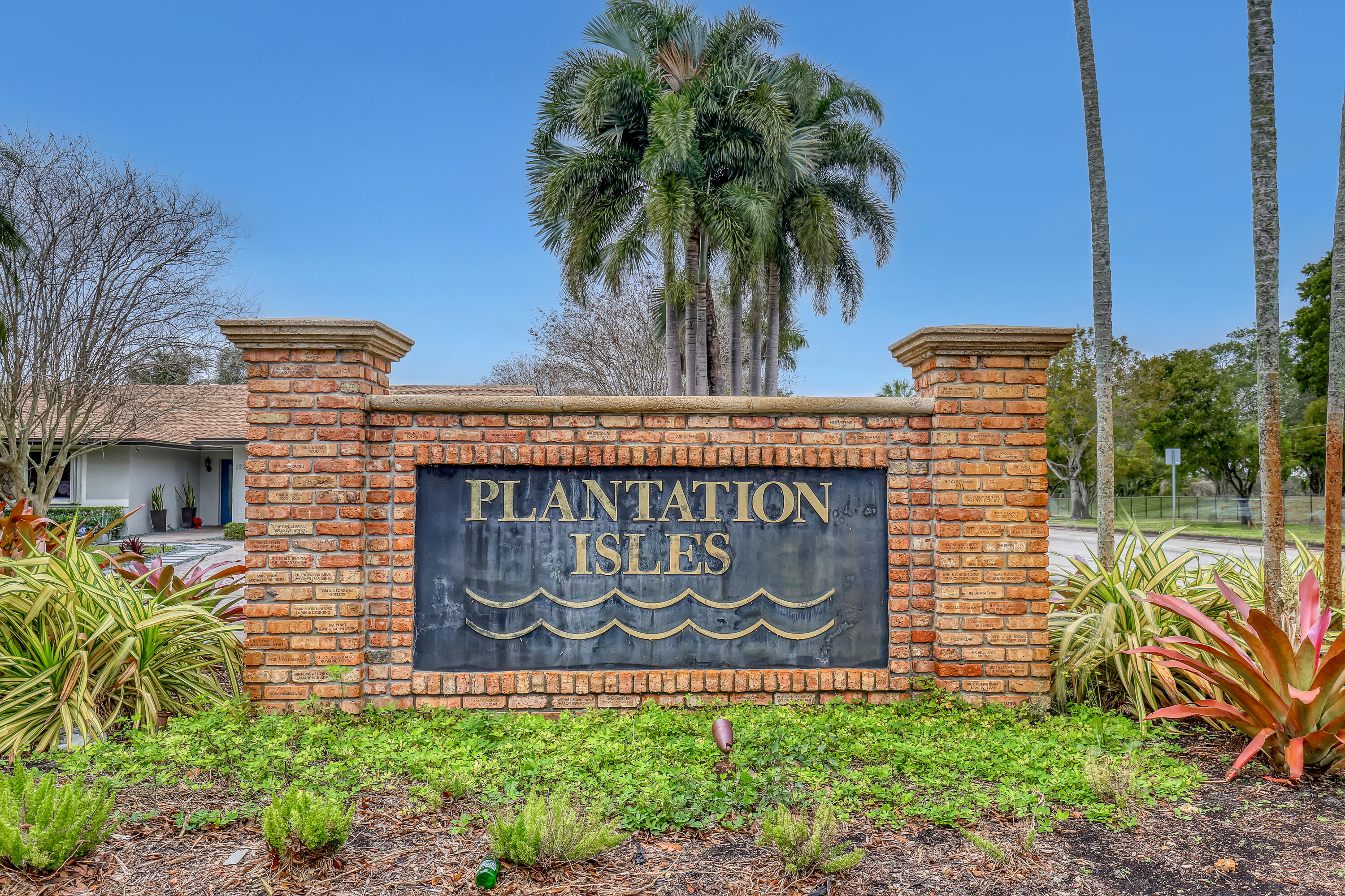 PLANTATION ISLES SEC TWO - Residential