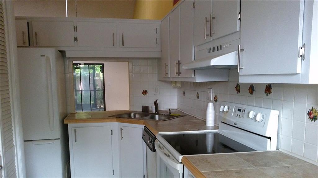 OMEGA VILLAS - Residential