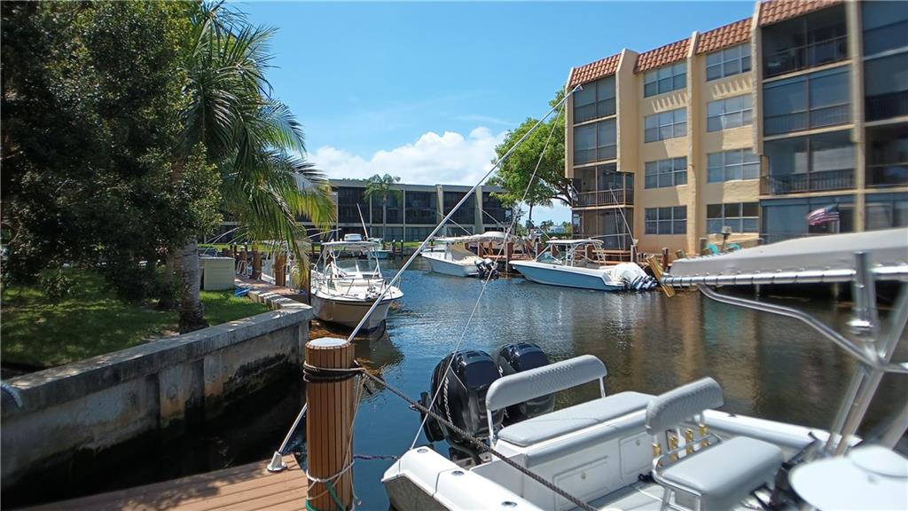 Island Club - Residential