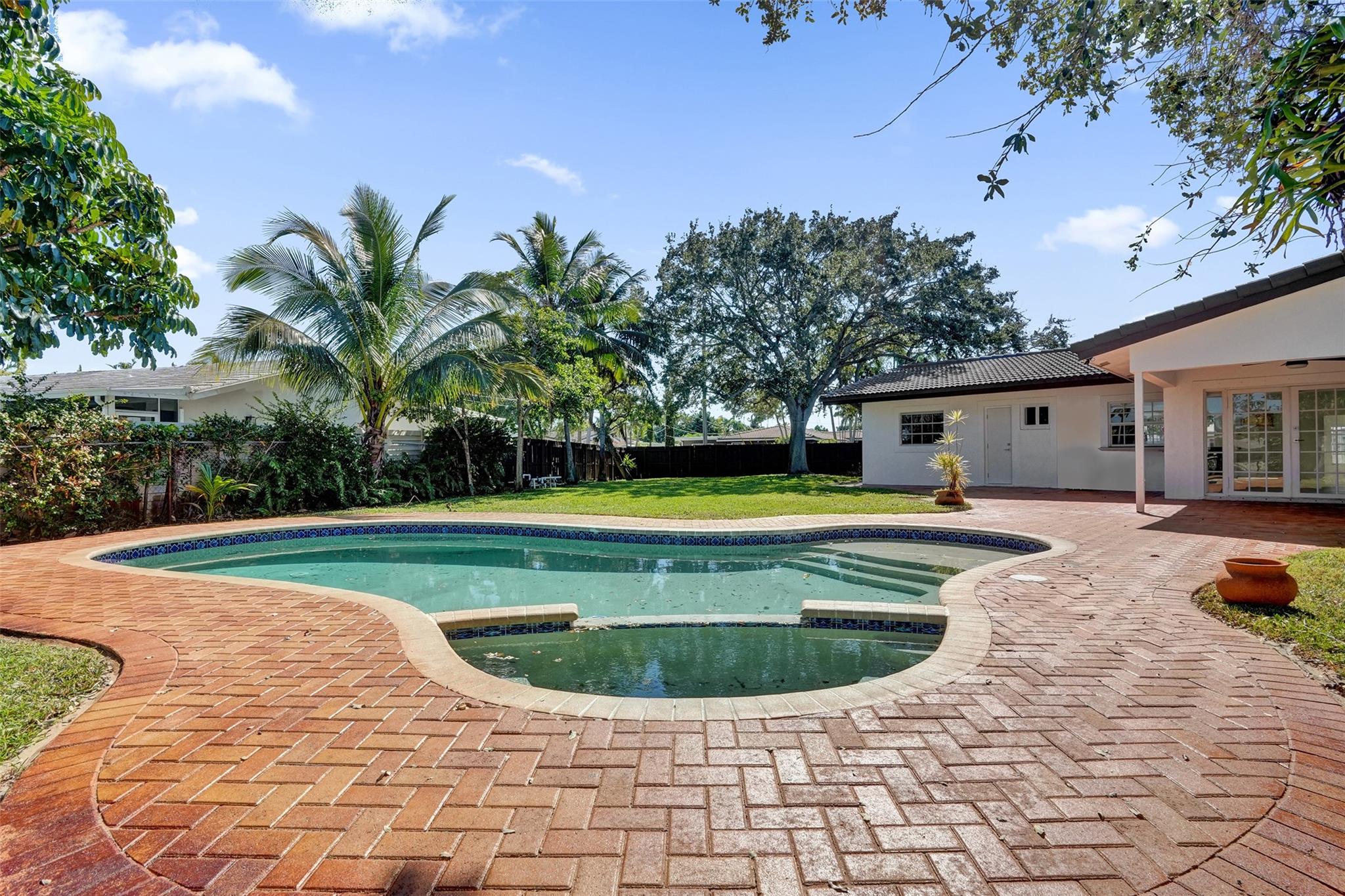 CORAL HEIGHTS SEC 2 - Residential Lease