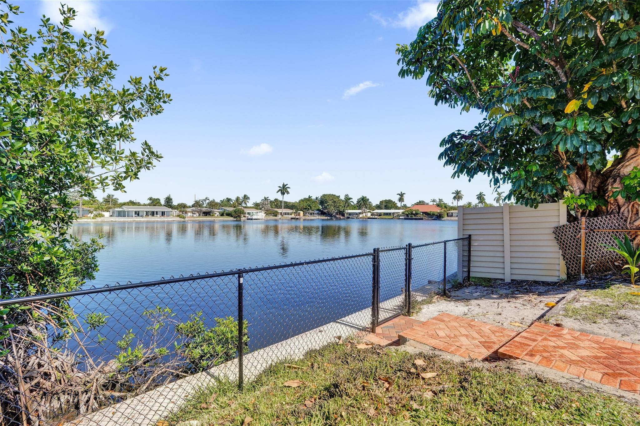 CORAL HEIGHTS SEC 2 - Residential Lease