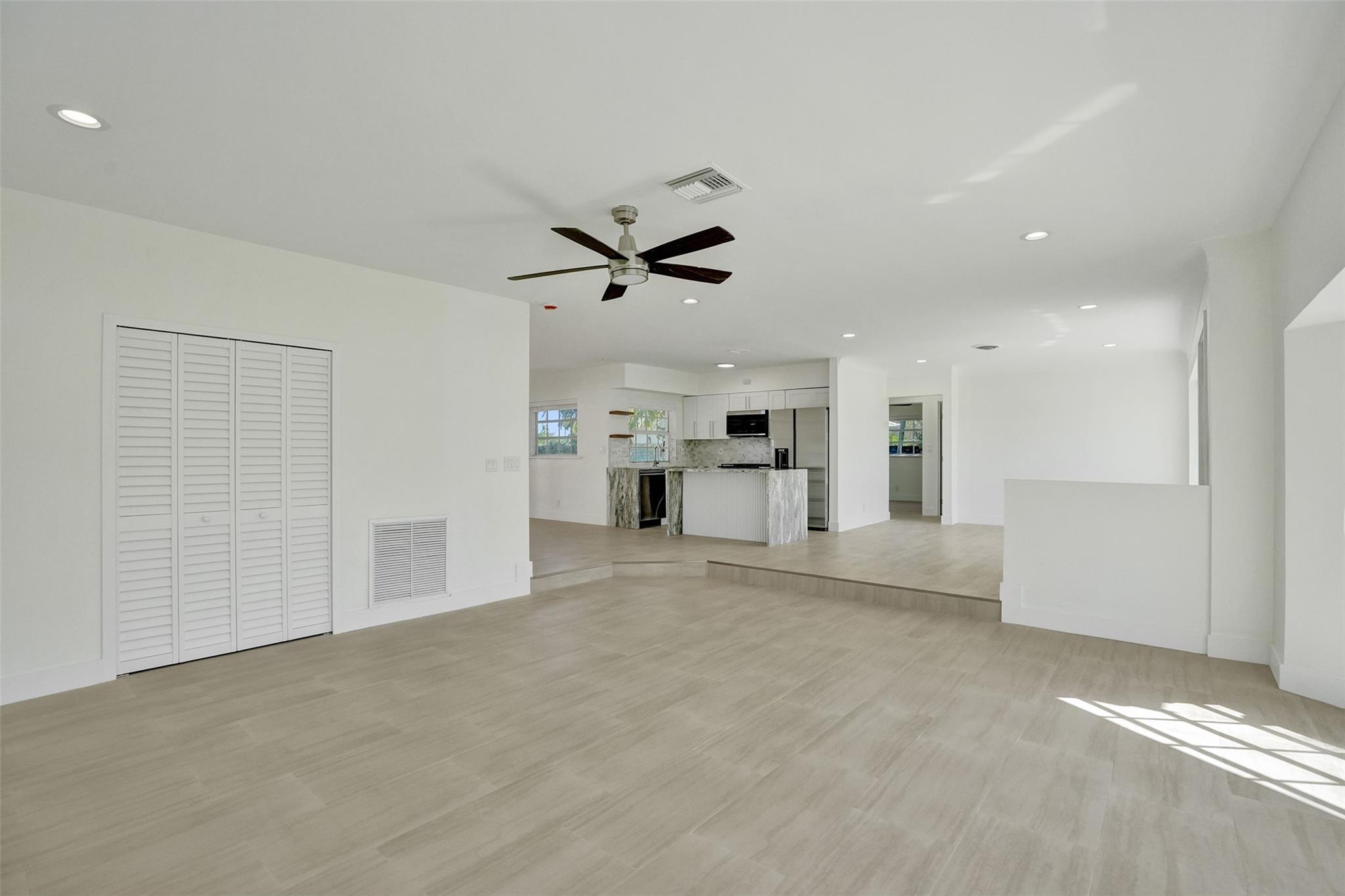 CORAL HEIGHTS SEC 2 - Residential Lease