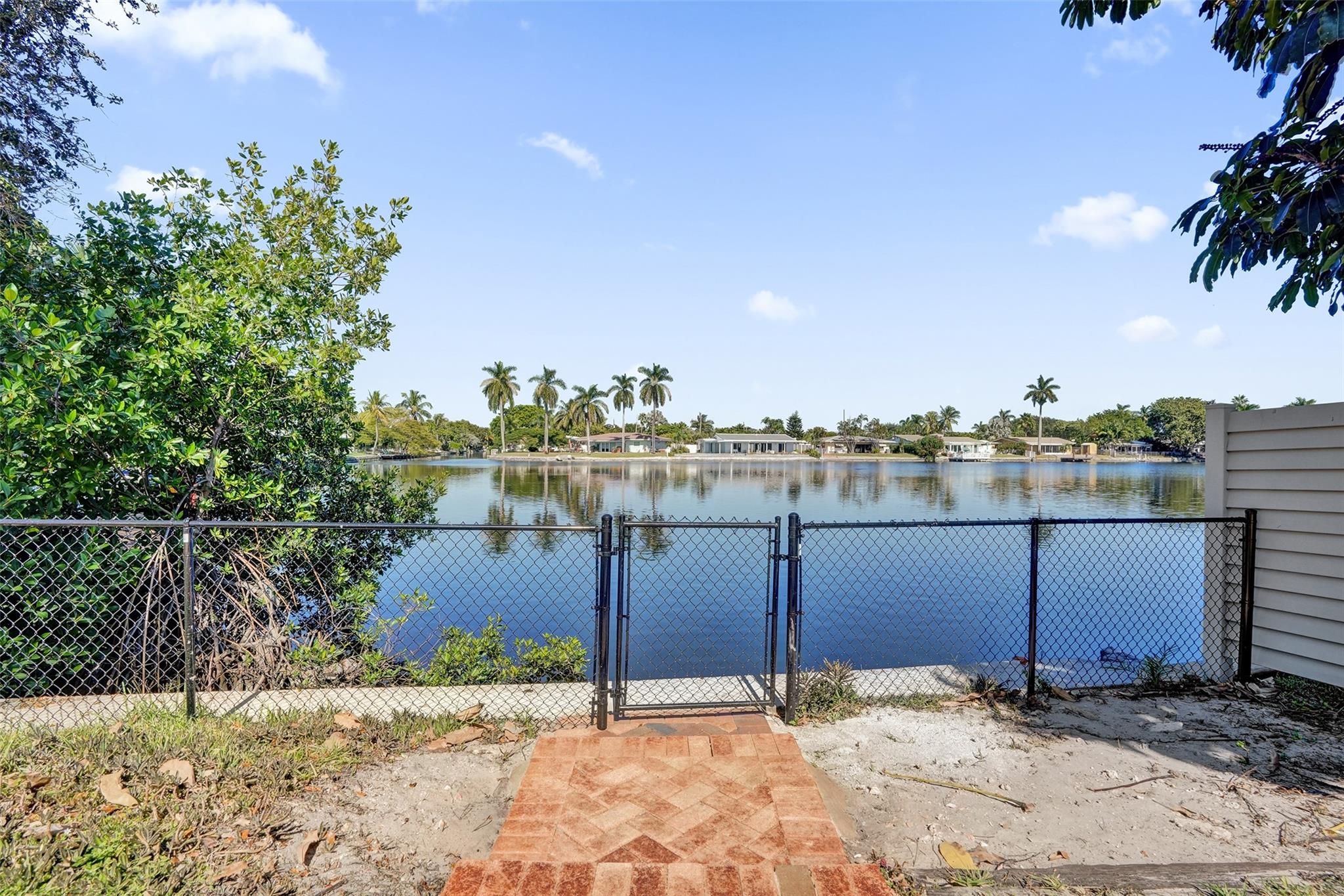 CORAL HEIGHTS SEC 2 - Residential Lease