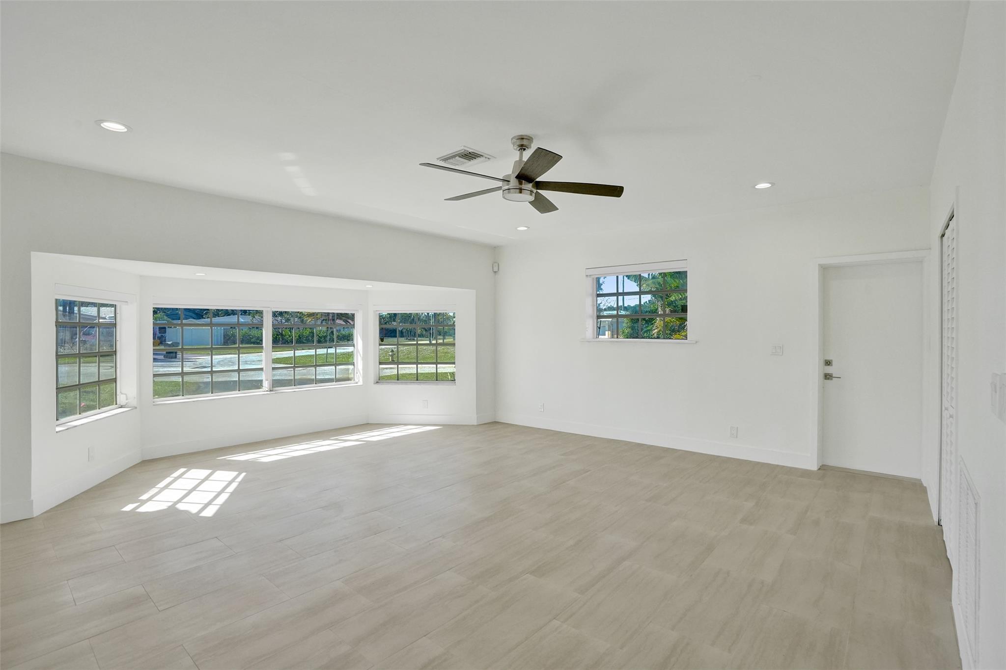 CORAL HEIGHTS SEC 2 - Residential Lease