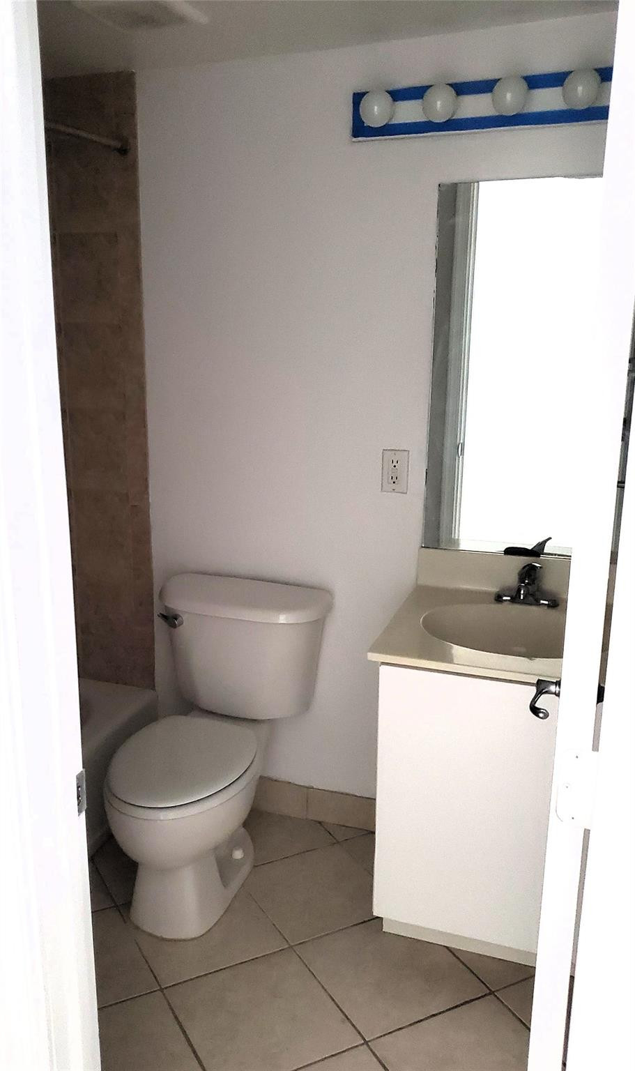 GROVE AT WILTON MANORS CONDO - Residential