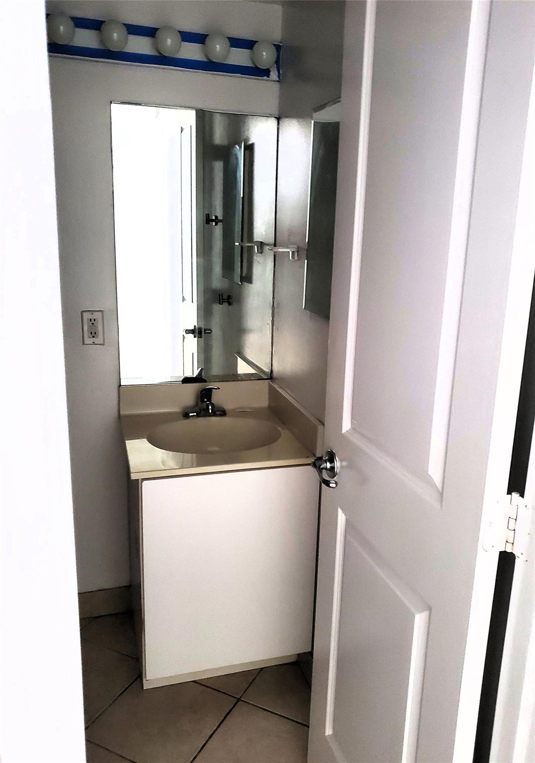 GROVE AT WILTON MANORS CONDO - Residential