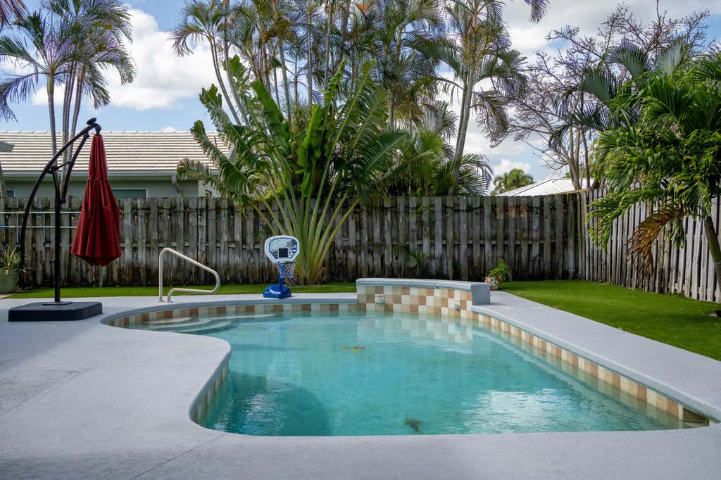 Photo of 11923 Banyan Street, Palm Beach Gardens, FL 33410 (MLS # R10982724)