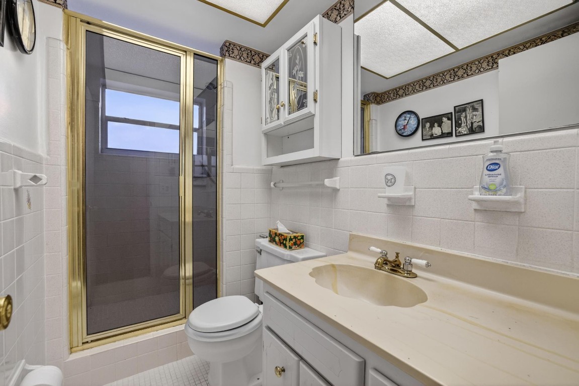 LIGHTHOUSE BAY CONDO - Residential