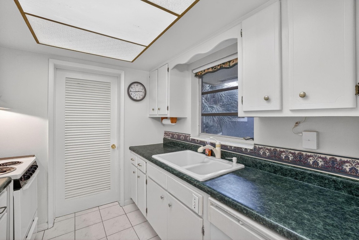 LIGHTHOUSE BAY CONDO - Residential